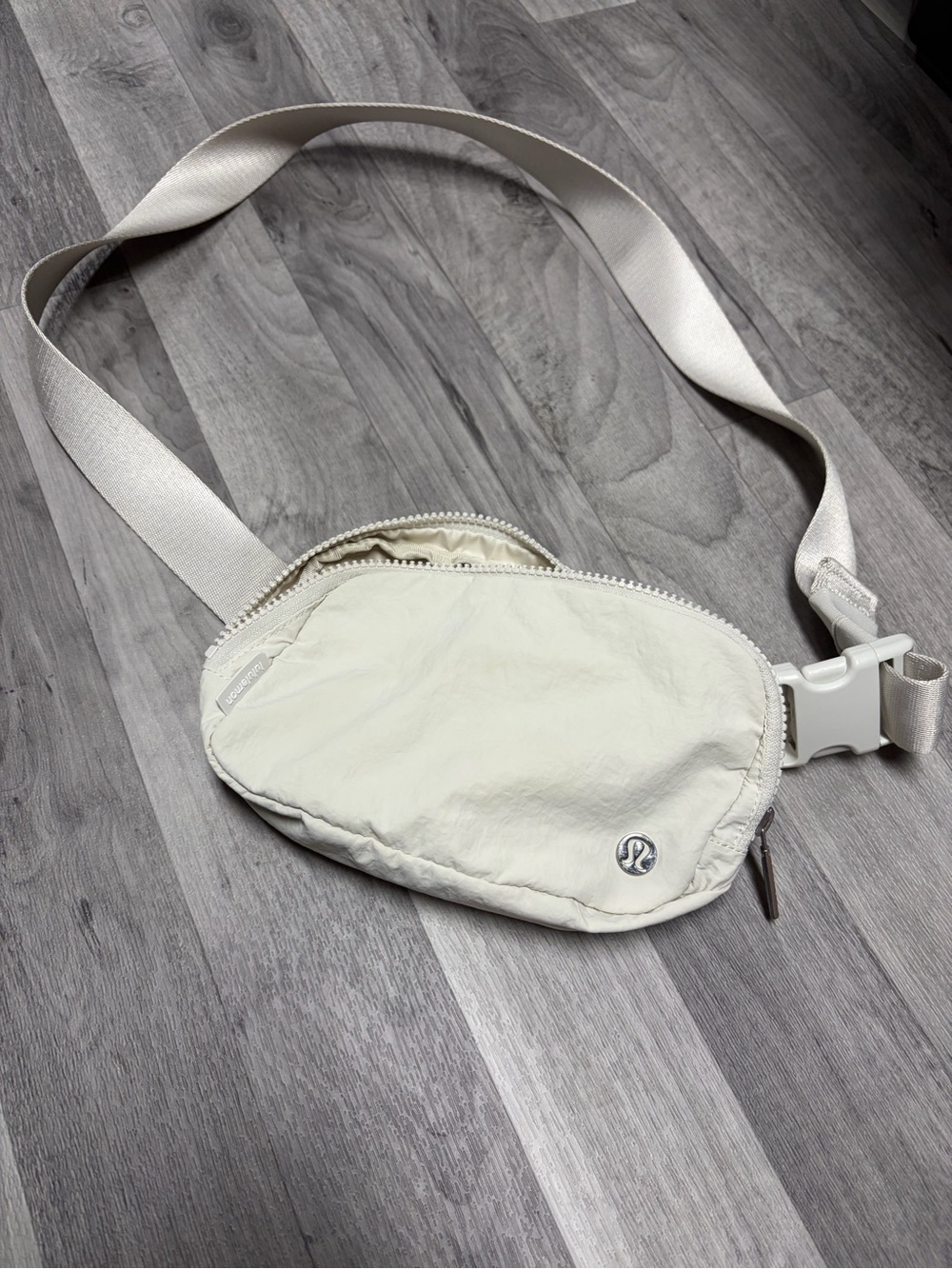lululemon athletica Cream White Women Crossbody Belt Baga orange stain